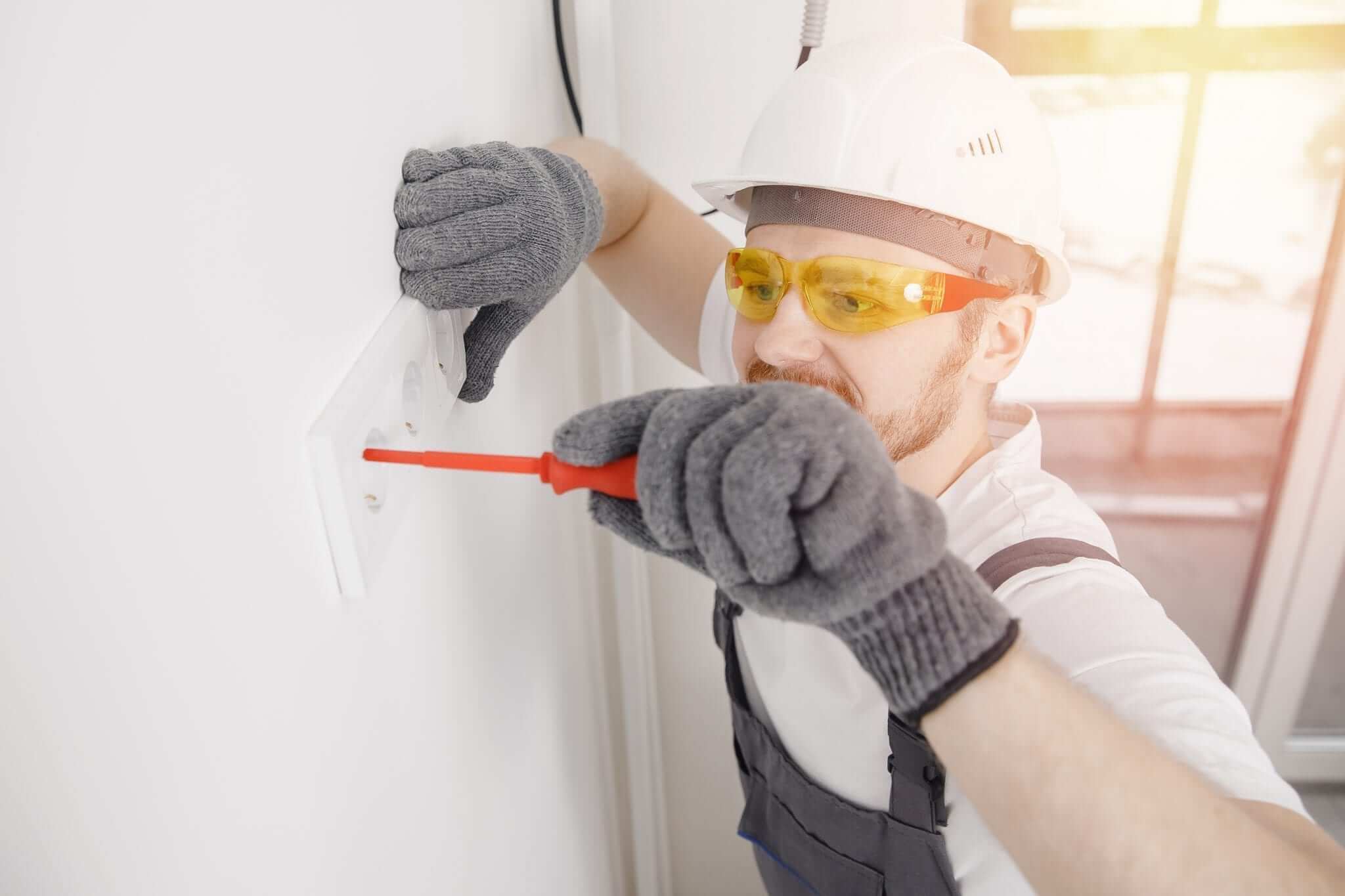 Electrical Contractor Miami FL - (786) 304-2328 - S.E Bates Electric